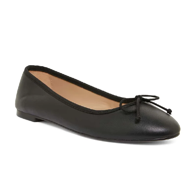 Fonteyn Flat in Black Leather