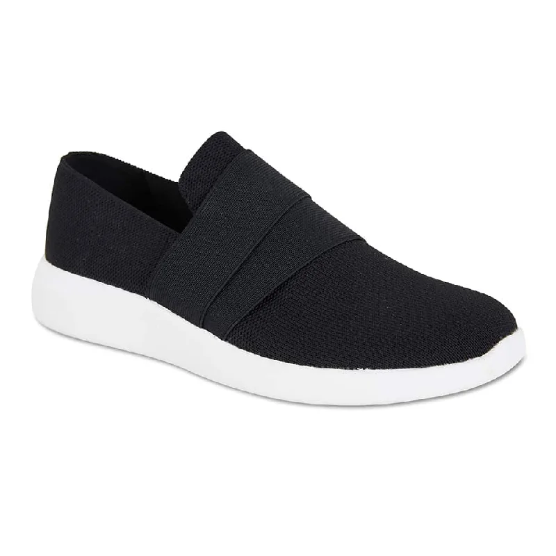 Guide Sneaker in Black Fabric