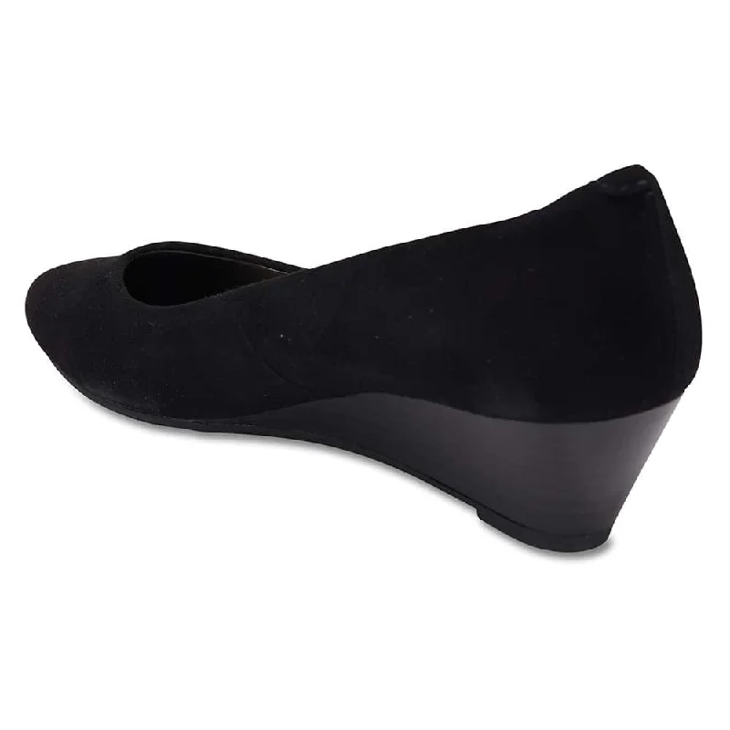 Henry Heel in Black Suede