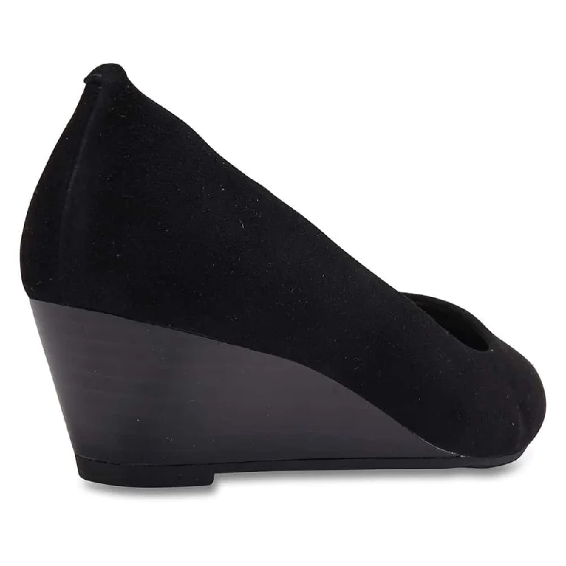 Henry Heel in Black Suede