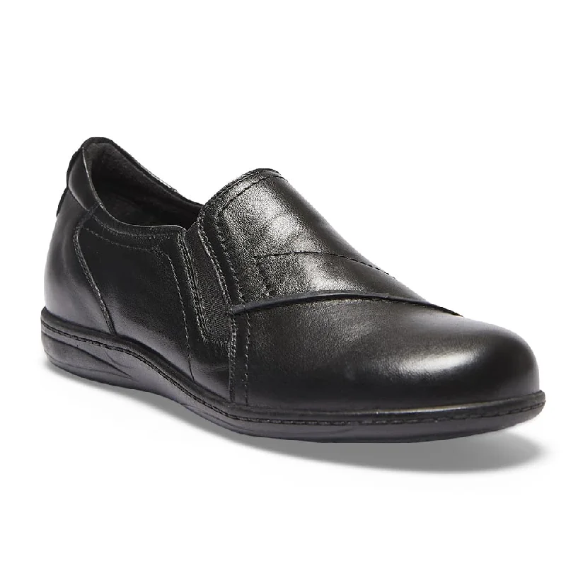 Latrobe Loafer in Black Leather