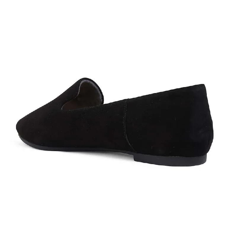 Liana Flat in Black Suede