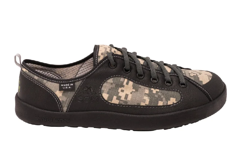 4.5 men's (6 women's) CA Camo Combat- Previous Generation